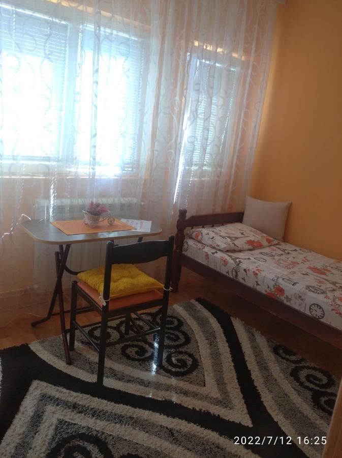 Buric Rooms Nikšić Esterno foto