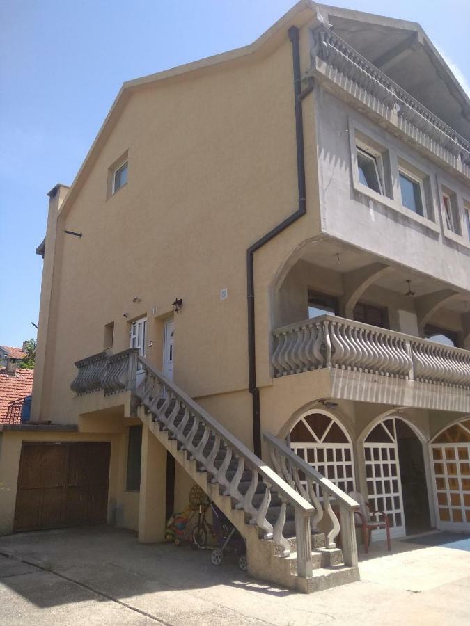 Buric Rooms Nikšić Esterno foto